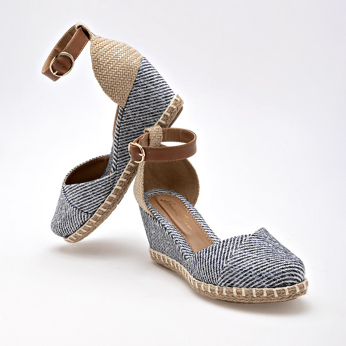 SANDALIA PLATAFORMA 7 CM AJUSTE PULSERA BEEN CLASS PARA MUJER EN CURRY COLOR GRIS MULTICOLOR 18847