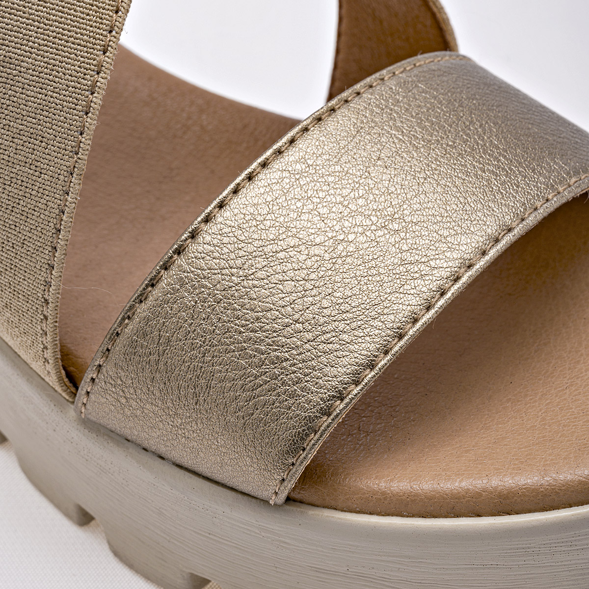 SANDALIA PLATAFORMA 6 CM GILARDI PARA MUJER COLOR ORO 802