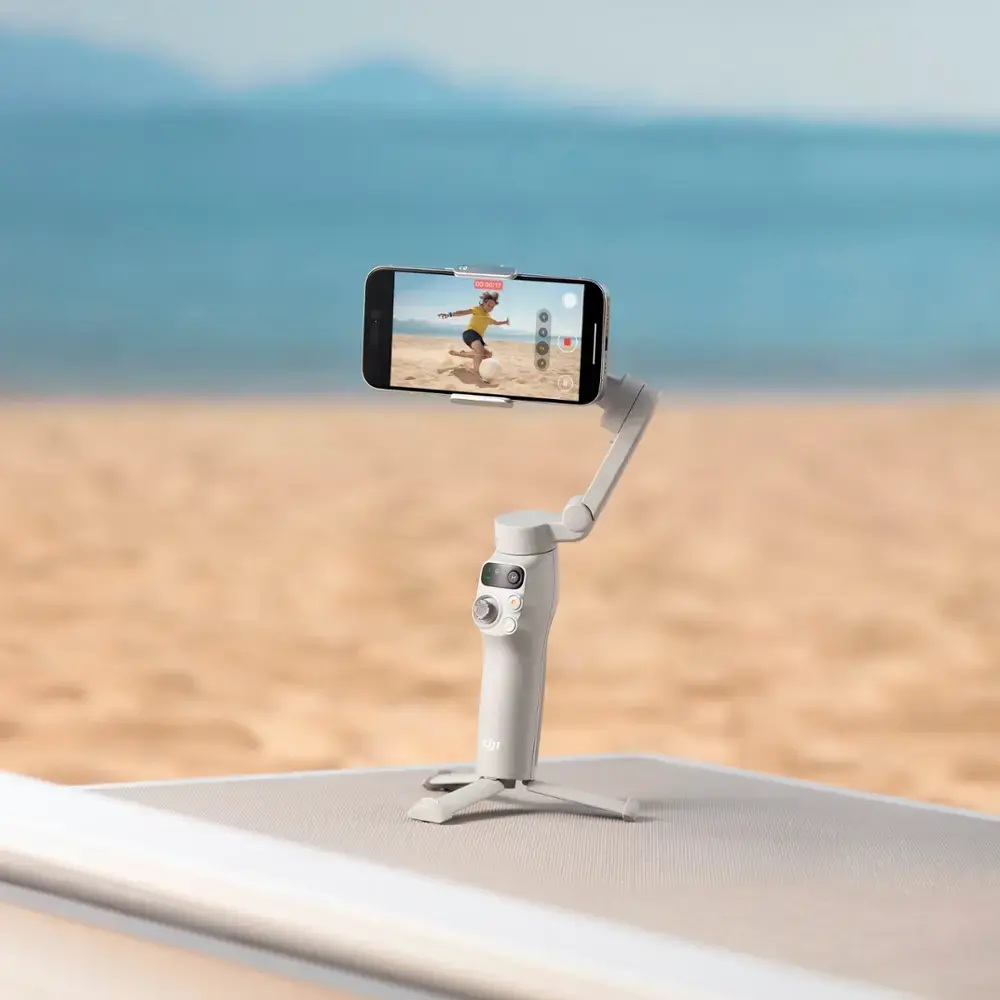 Estabilizador DJI Osmo Mobile 7 Gimbal con 3 Ejes para Celulares color Gris