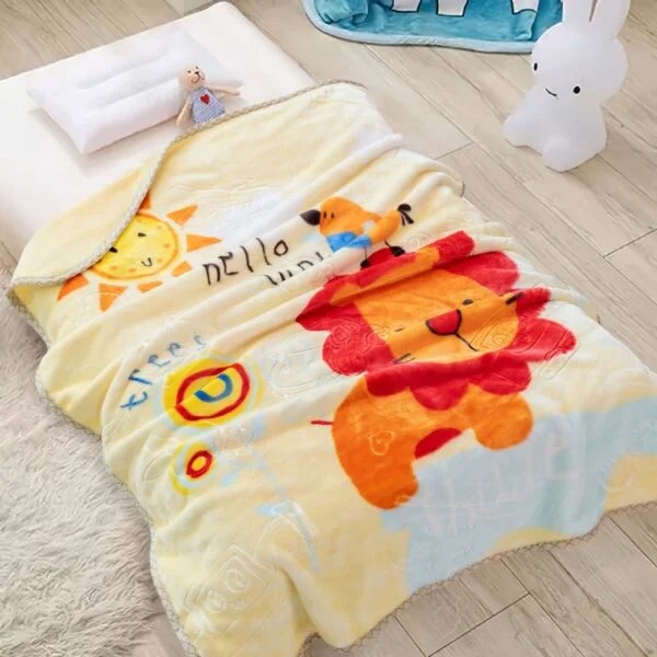 Cobertor Cunero Ultrasuave 2 Vistas – Con Relieve Leon Amarillo