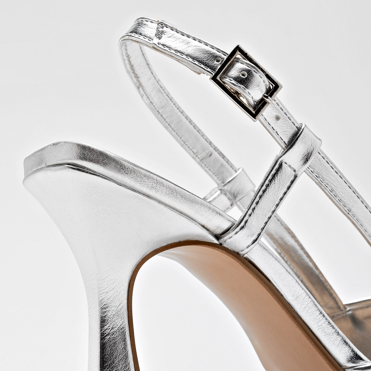 CLASBEN SIRCE ZAPATILLA MUJER CASUAL  TACON 10 CM COLOR PLATA