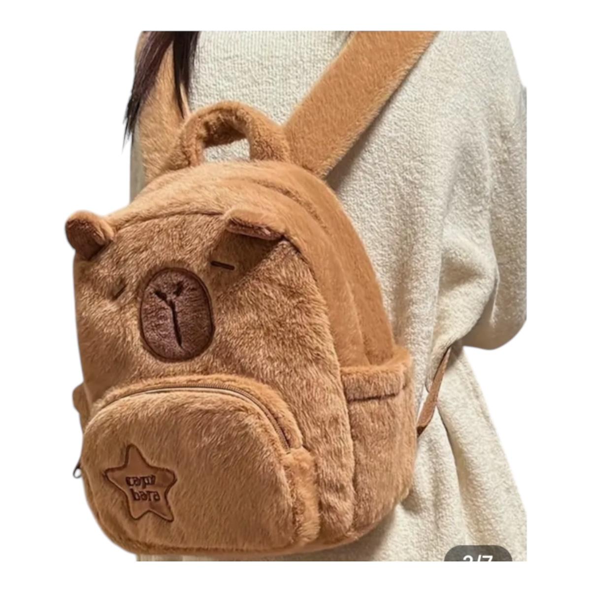 Mochila De Peluche En Forma De Capibara 24x29 Cm