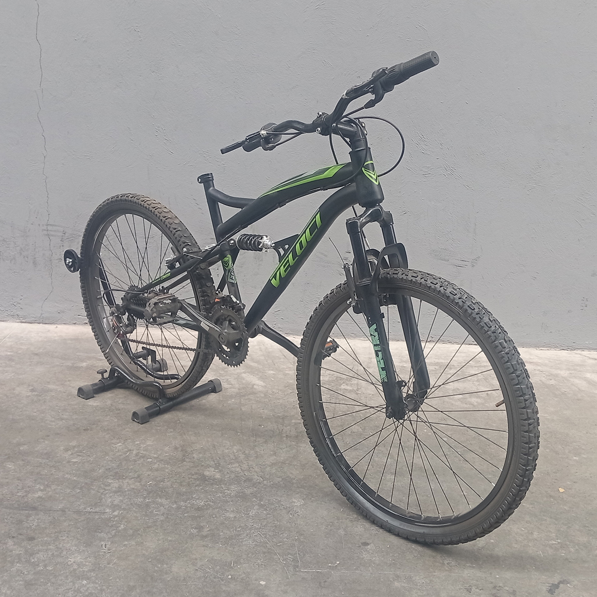 Bicicleta Veloci Reacondicionado R26 Negro