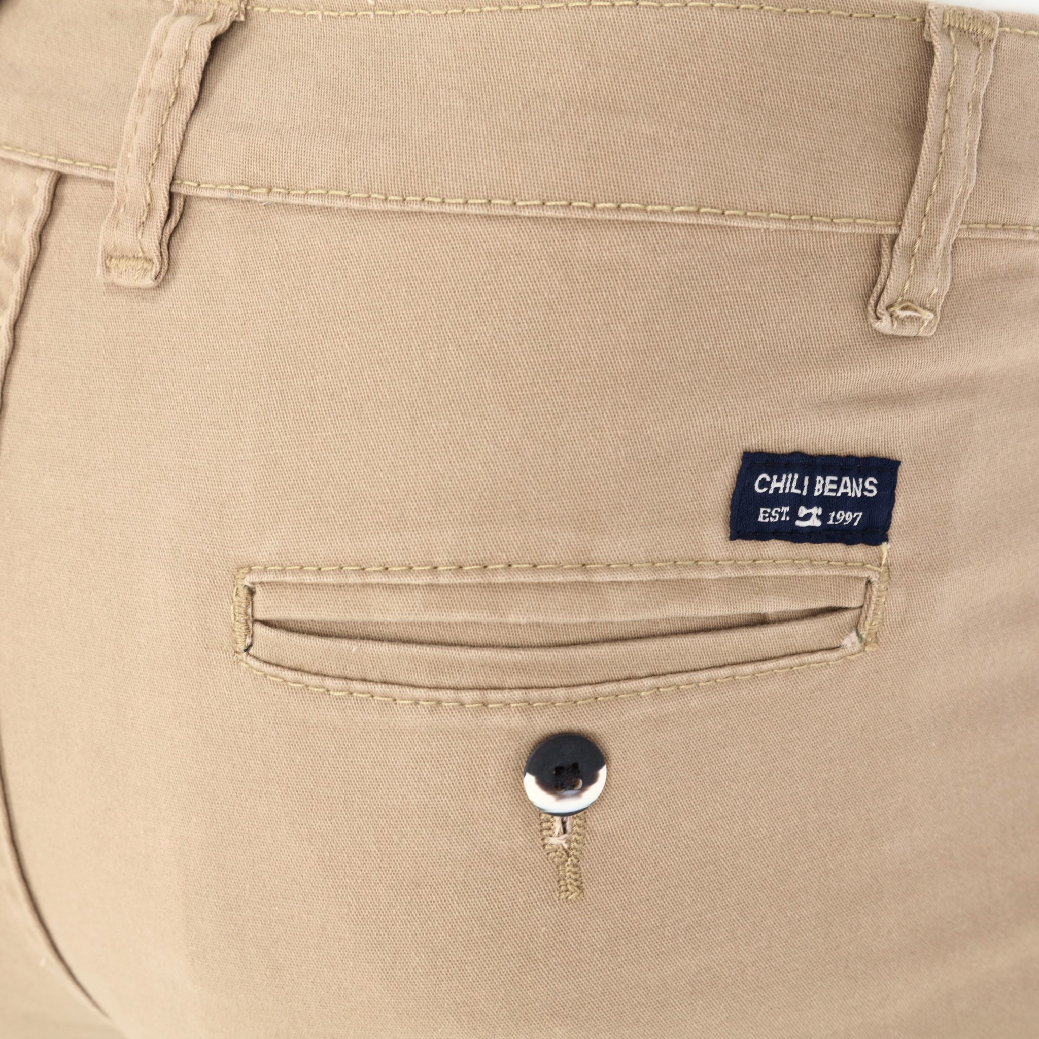 Bermuda Gabardina para hombre Beige Stretch CHB Chili Beans Clothing Co.