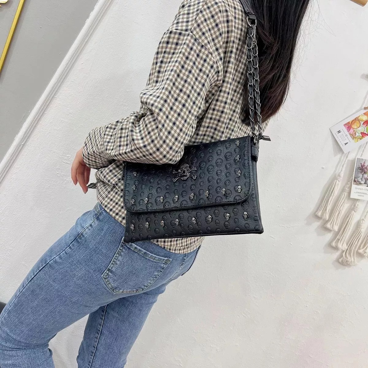Bolso Mujer, Diseño De Calavera Con Remache, Color Negro Bolsos Góticos