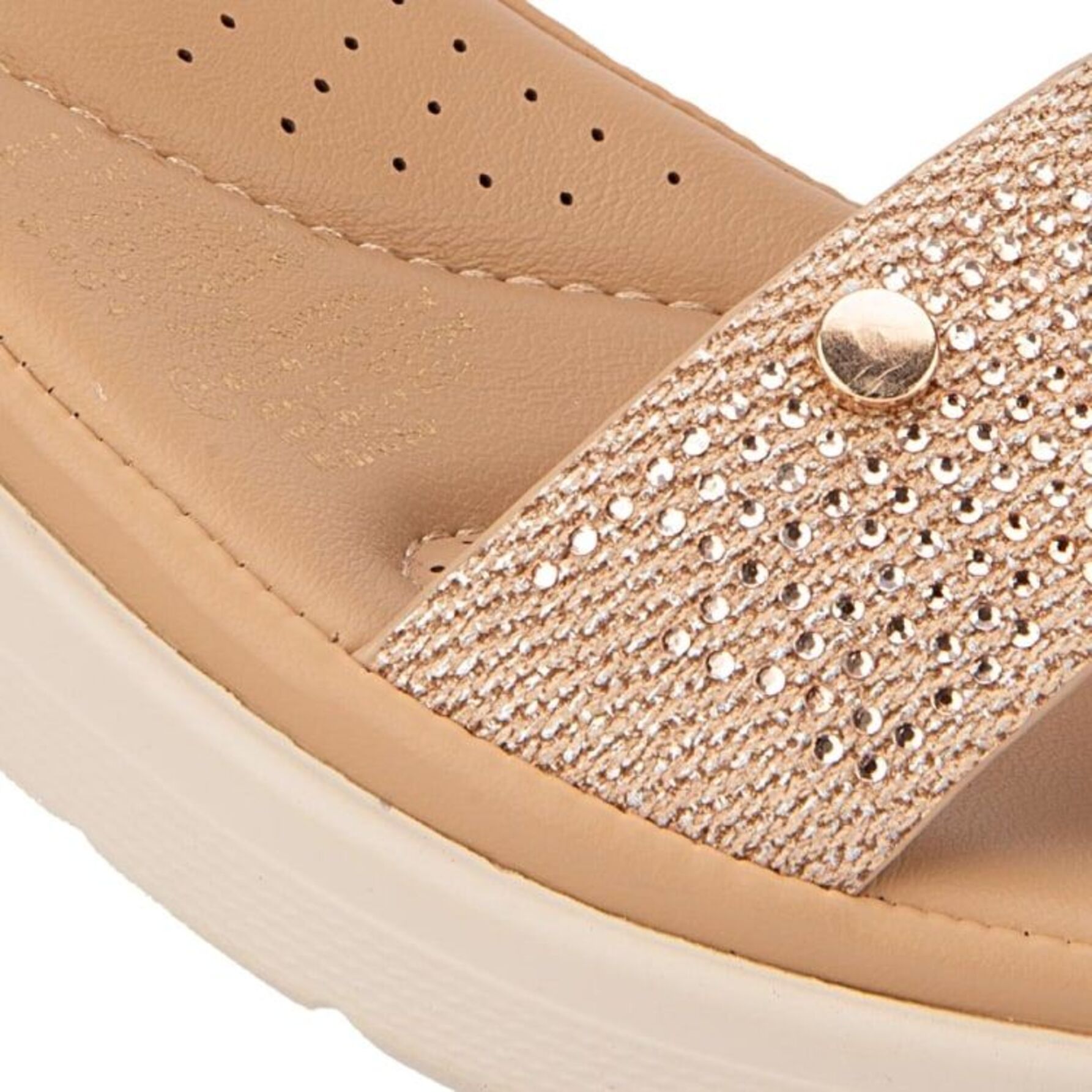 Sandalia para mujer, casual, con detalles de pedrería al frente, corte pulsera, marca Shosh y color camel, mod. 1188543