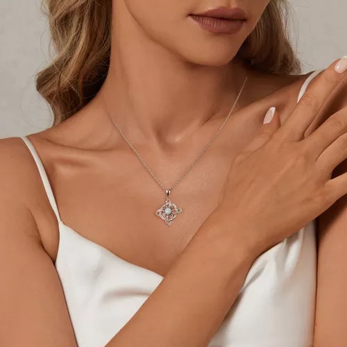 Collar Con Dije Nudo De Brujas Celta Para Mujer Plata 925
