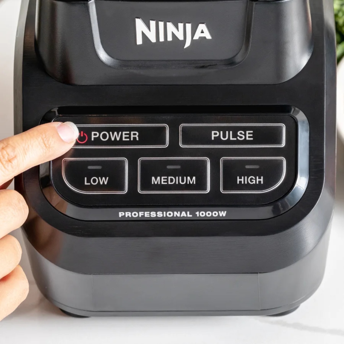 Licuadora Profesional Ninja BL710WM Vaso Plástico 2.1 Lts, 1000W Negra SYP-Y4