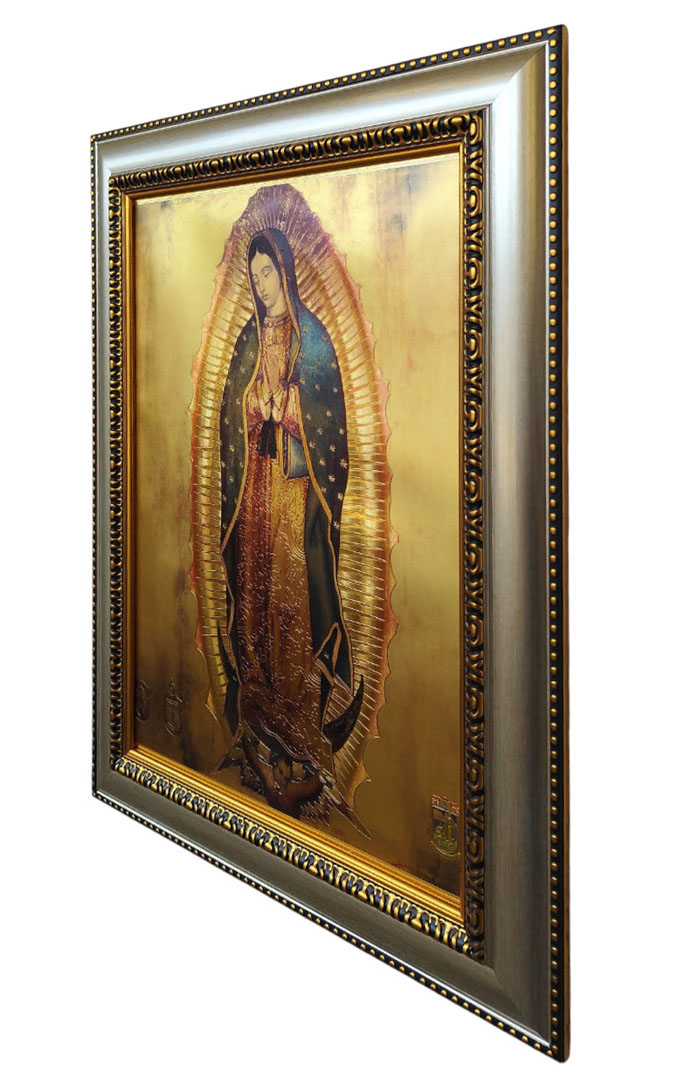 Cuadro decorativo de la Virgen de Guadalupe con marco plateado y dorado 47 X 62 cm