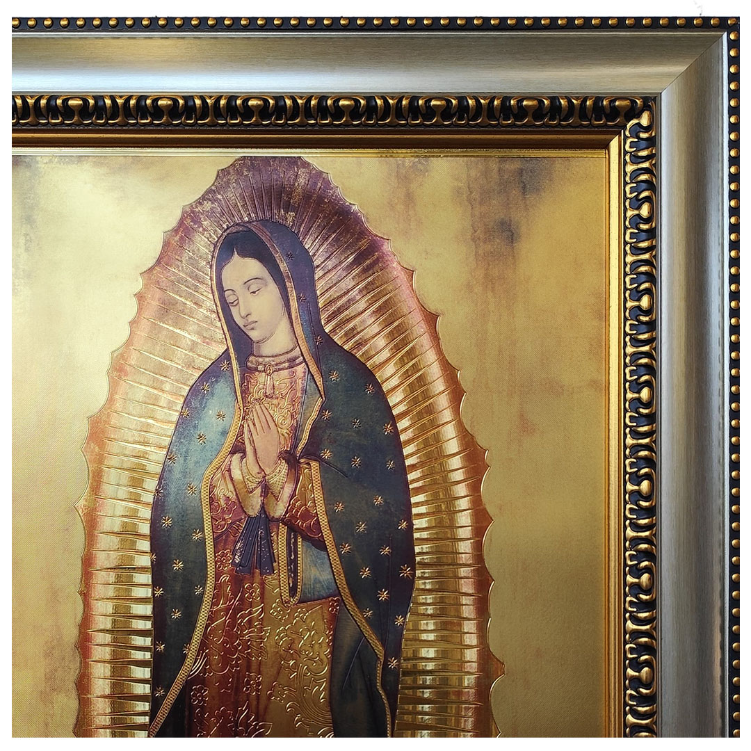 Cuadro decorativo de la Virgen de Guadalupe con marco plateado y dorado 47 X 62 cm