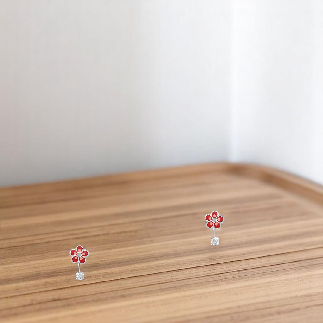 Broquel con Diseño de Flor Esmaltado en Forma de Curva en Plata .925 + Obsequio