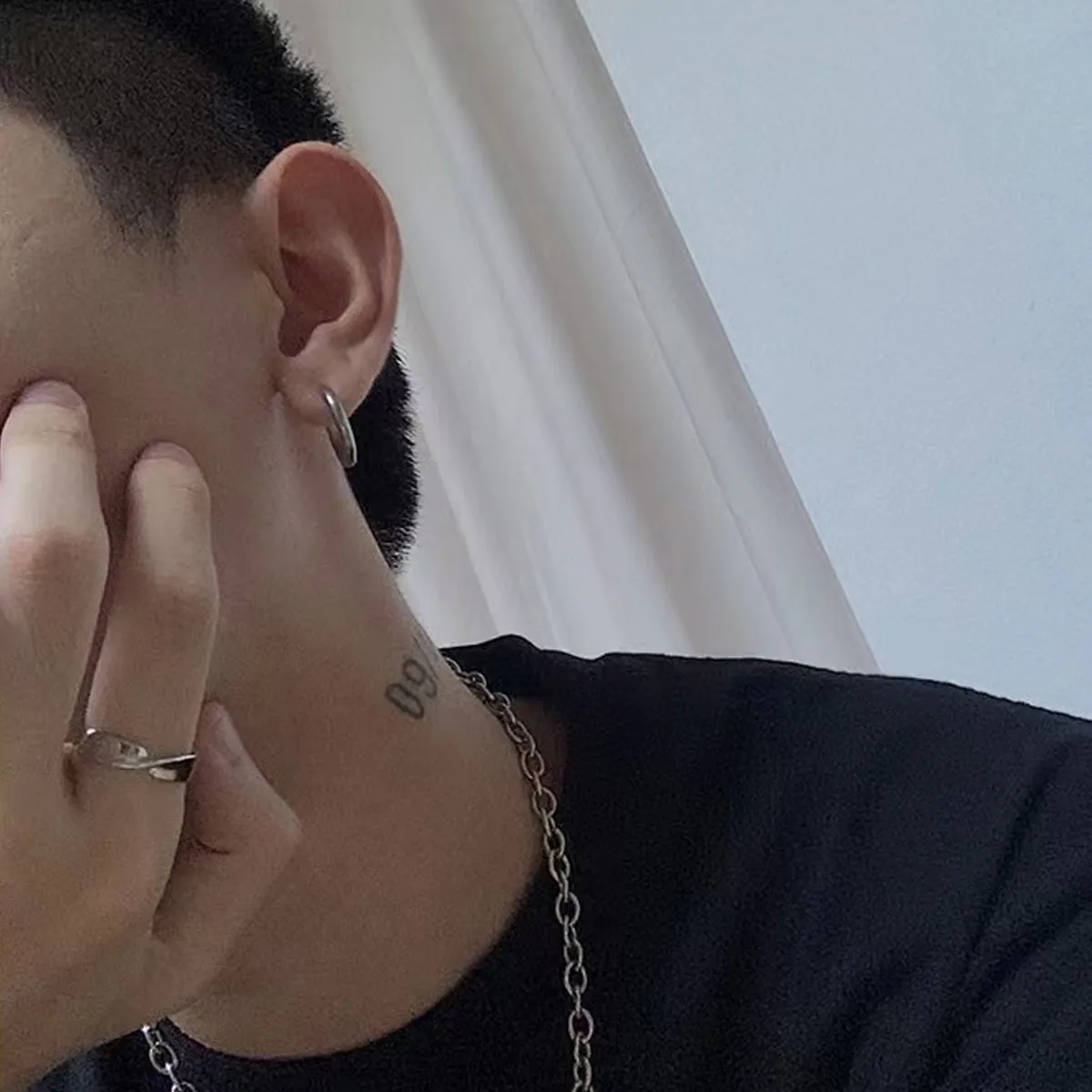 Aretes Piercing de Acero Inoxidable - 2 Pares de Argollas de 10 mm para Hombre, Duraderos y Estilosos