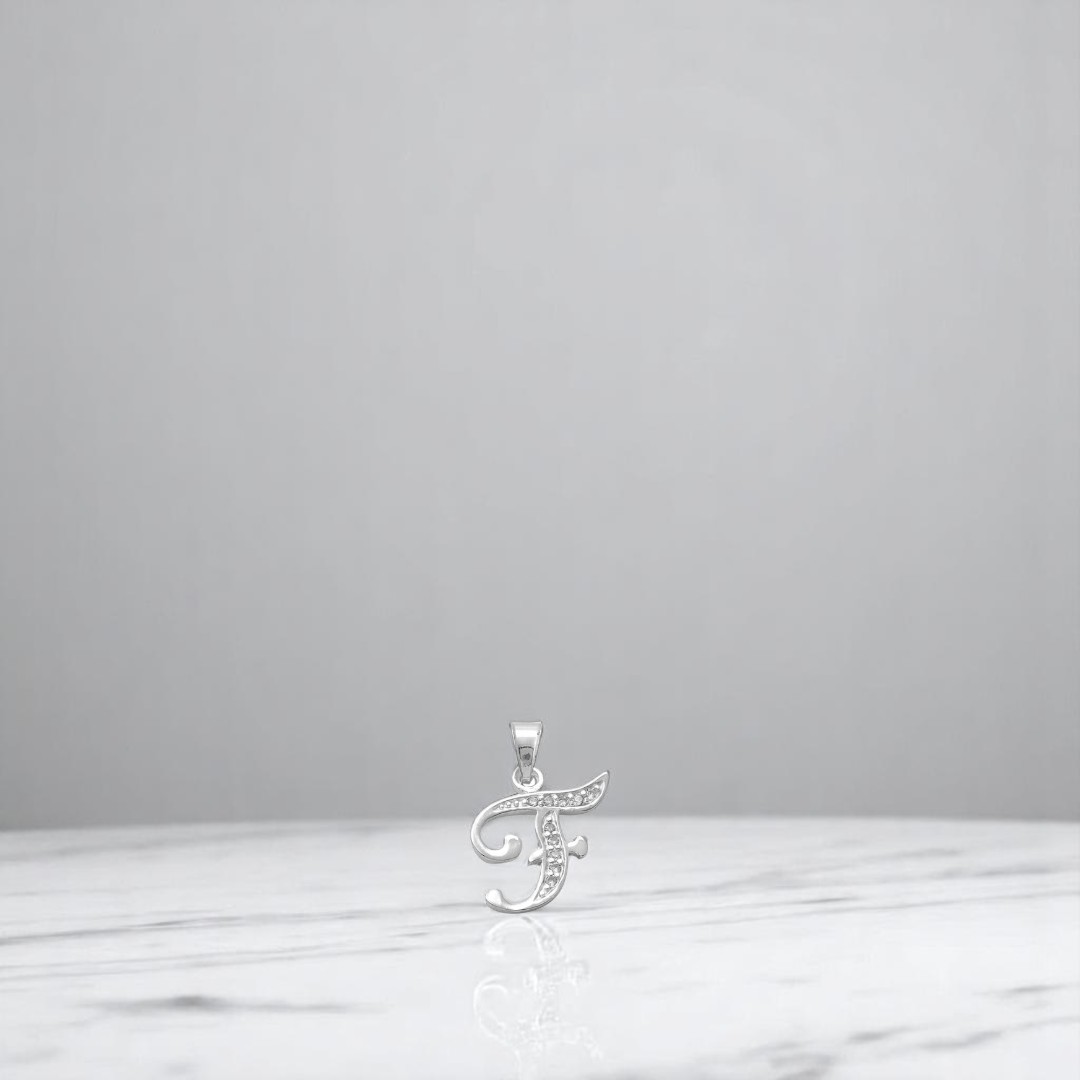 Dije Inicial Letra F en Plata .925 + Obsequio