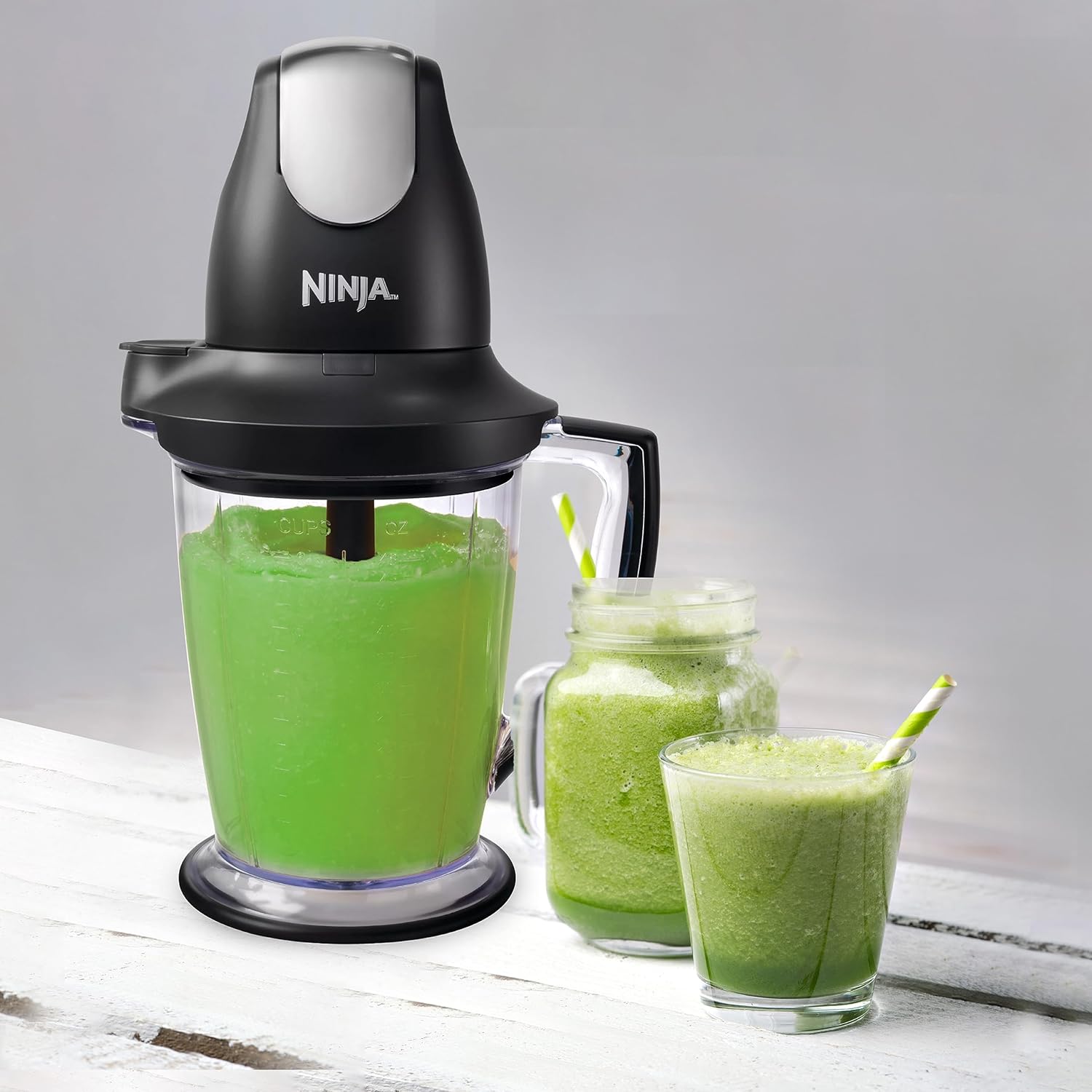 Licuadora/procesador de alimentos eléctrica Ninja QB1004 con base de 450 W, batidor