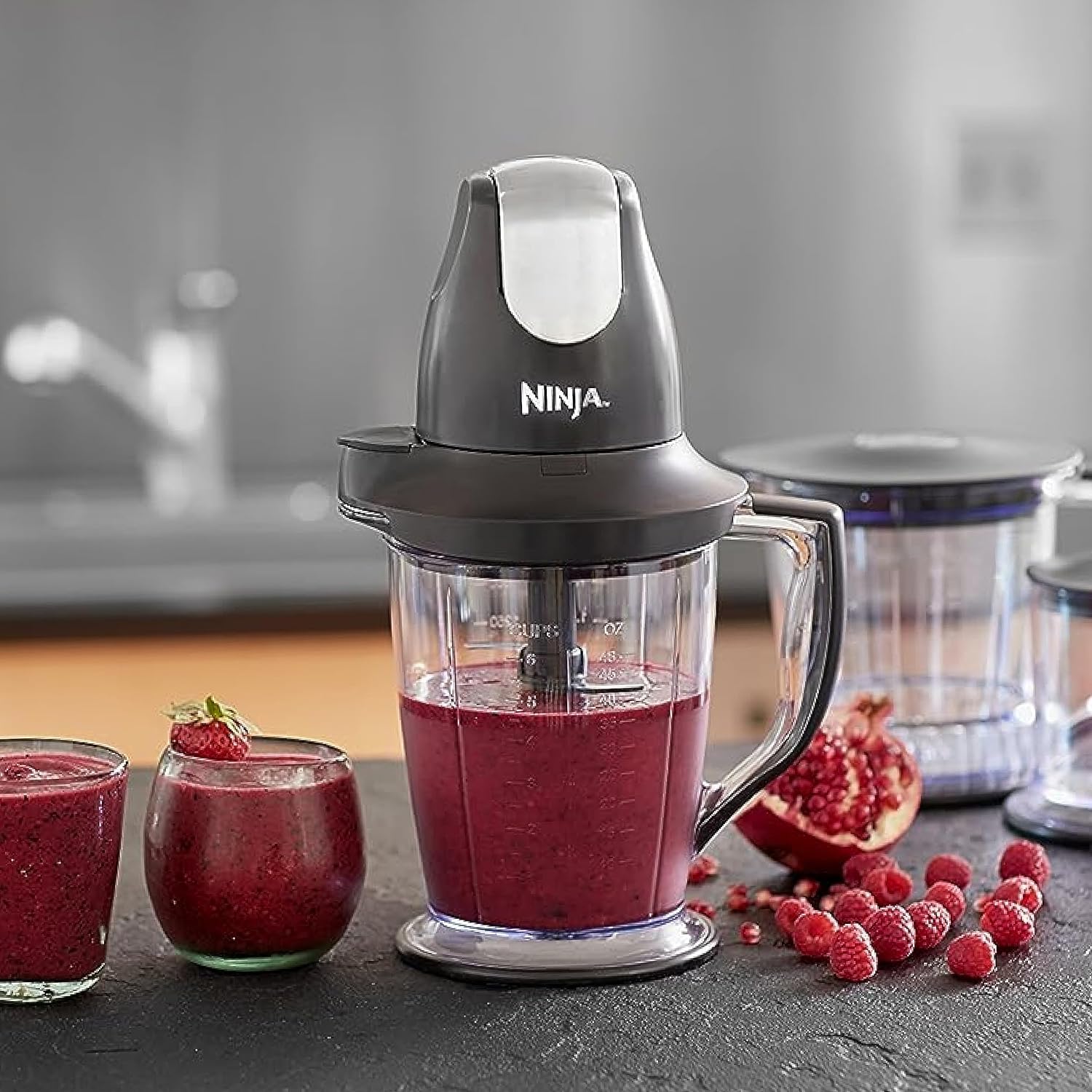 Licuadora/procesador de alimentos eléctrica Ninja QB1004 con base de 450 W, batidor