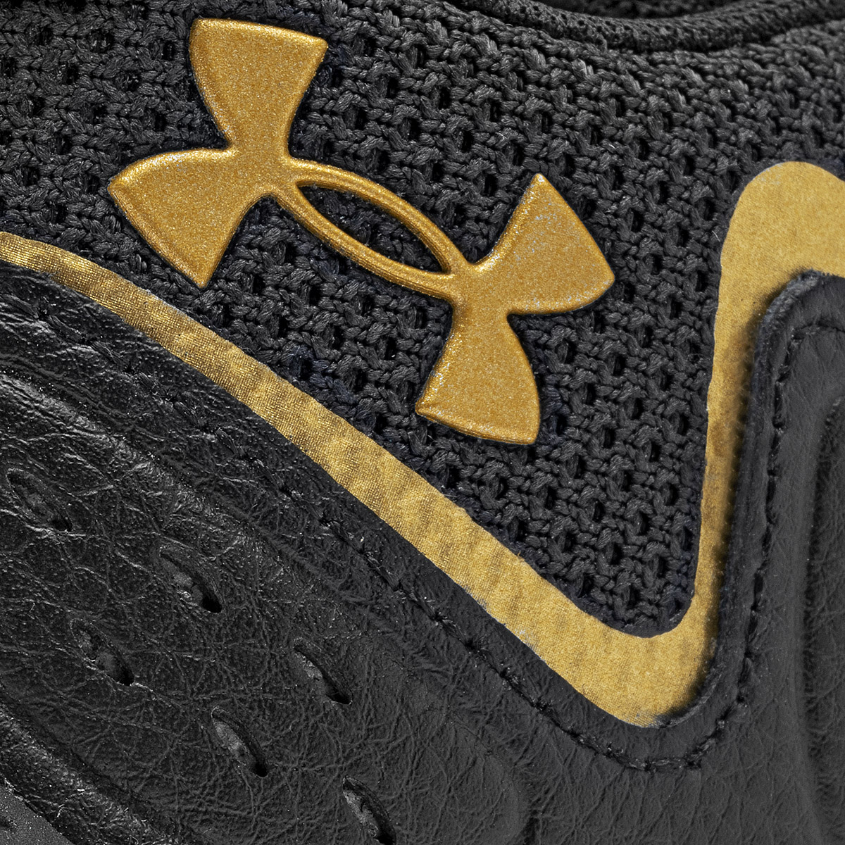 UNDER ARMOUR UA Jet '23 TENIS HOMBRE DEPORTIVO COLOR NEGRO ORO