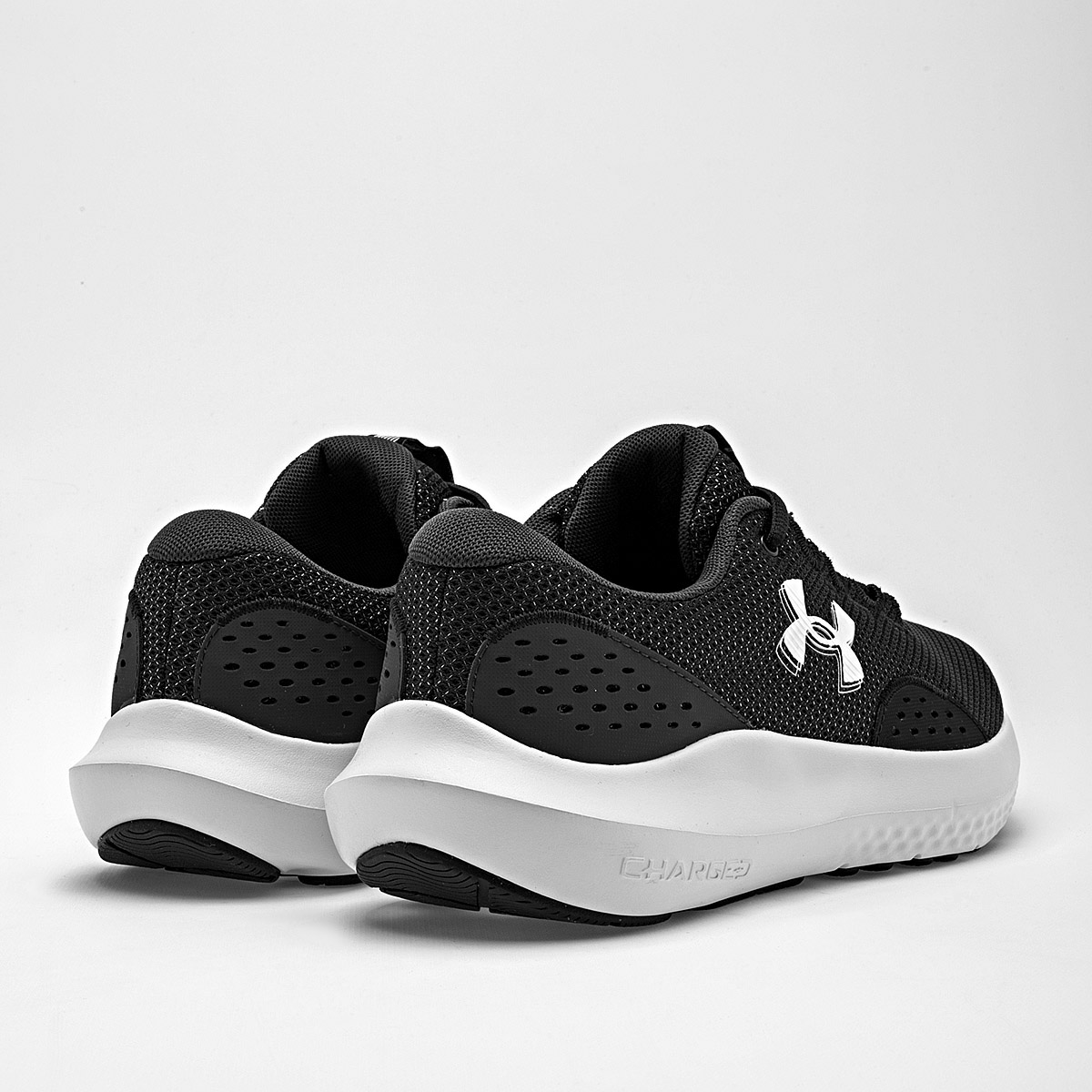 UNDER ARMOUR UA Charged Surge 4 TENIS HOMBRE DEPORTIVO COLOR NEGRO