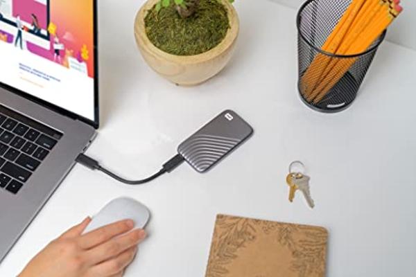 SanDisk 4TB Extreme Portable SSD - Up to 1050MB/s, USB-C, USB 3.2 Gen 2, IP65 Water and dust Resistance, Updated Firmware, Sky Blue - External Solid State Drive - SDSSDE61-4T00-G25