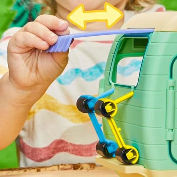Play-Doh Marvel Hulk Smash & Squish Kids Playset with Bendy Action Figure and Accessories, Imagination Toys for Boys and Girls 4 and Up