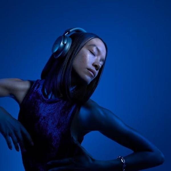 Bose QuietComfort Ultra Bluetooth Headphones, Wireless Headphones with Spatial Audio, Over Ear Noise Cancelling with Mic, Up to 24 Hours of Playtime, Lunar Blue - Limited Edition C