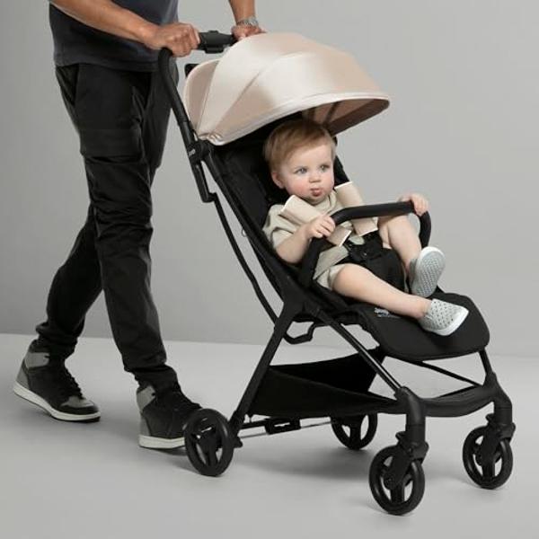 Jeep Altitude Compact Travel Stroller by Delta Children Greenguard Gold, Easy One Hand Fold, Lightweight, Extendable Canopy with Peek-a-Boo Window, Reclining Seat, 4 Wheel Suspensi