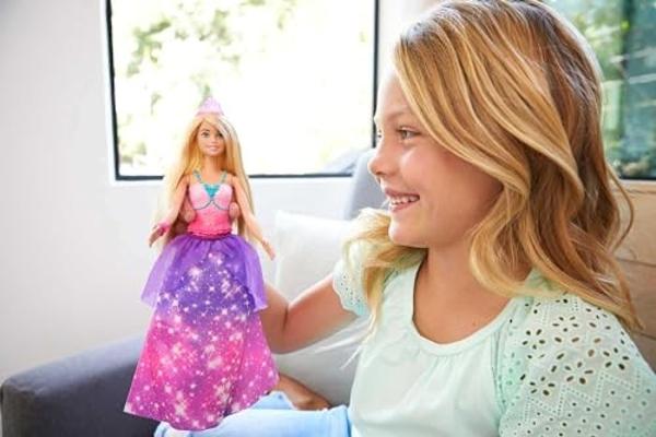LOL Surprise OMG Pearla Fashion Doll with 15 Surprises Including Mermaid Themed Fashions and Accessories – Great Gift for Kids Ages 4+