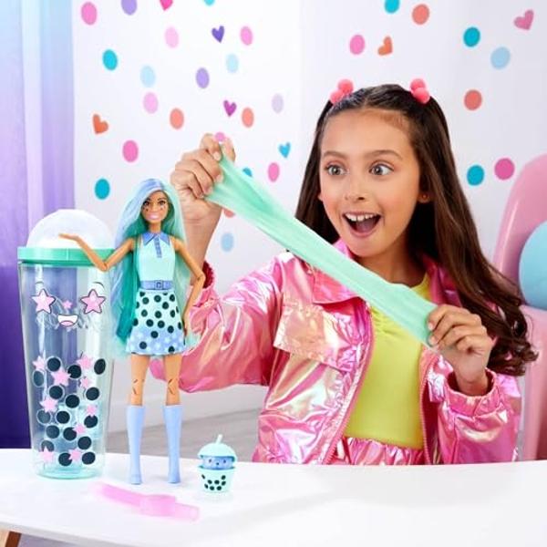 Monster High Doll, Lagoona Blue with Colorful Streaked Hair in Signature Look with Fashion Accessories & Pet Piranha Neptuna