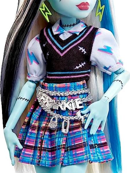 Monster High Doll, Frankie Stein with Blue & Black Streaked Hair in Signature Look with Fashion Accessories & Pet Dog Watzie