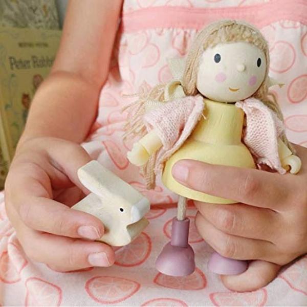 Tender Leaf Toys - The Goodwood Family - Wooden Miniatures Flexible Doll, Multicultural Action Figure for Dollhouse - Encourage Creative and Imaginative Fun Play for Children - Age