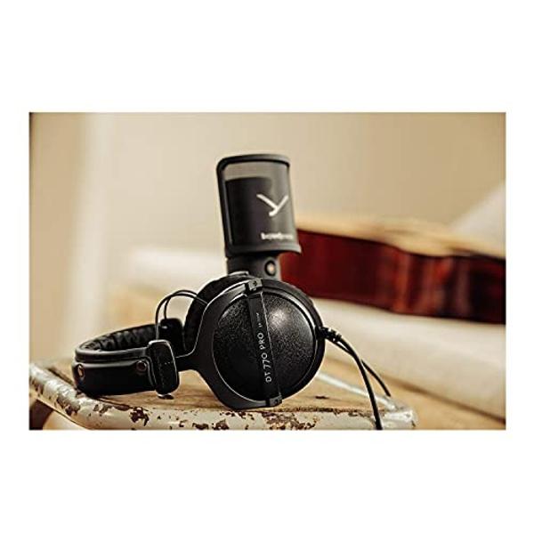 beyerdynamic DT 770 PRO 32 Ohm Over-Ear Headphones in Black. Enclosed Design, Wired for Professional Sound in The Studio and on Mobile Devices Such as Tablets and Smartphones