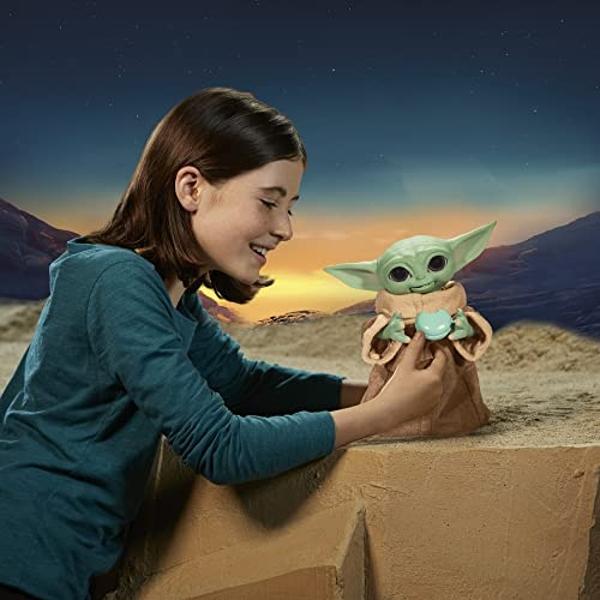 STAR WARS The Mandalorian Galactic Snackin' Grogu Animatronic Toy with Over 40 Sound and Motion Combinations, Interactive Toys