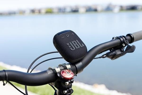 JBL Go 3 - Portable Mini Bluetooth Speaker, big audio and punchy bass, IP67 waterproof and dustproof, 5 hours of playtime, speaker for home, outdoor and travel (Teal)