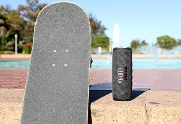 JBL Flip 6 - Portable Bluetooth Speaker, powerful sound and deep bass, IPX7 waterproof, 12 hours of playtime, JBL PartyBoost for multiple speaker pairing for home, outdoor and trav