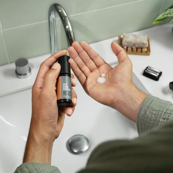 MANSCAPED® The Chairman™ PRO Package - Men’s Electric Face Shaver with Two Interchangeable Blades, SkinSafe® Four-Blade Foil & Stubble Trimmer, Power Shave Gel, Face Shave Soother 