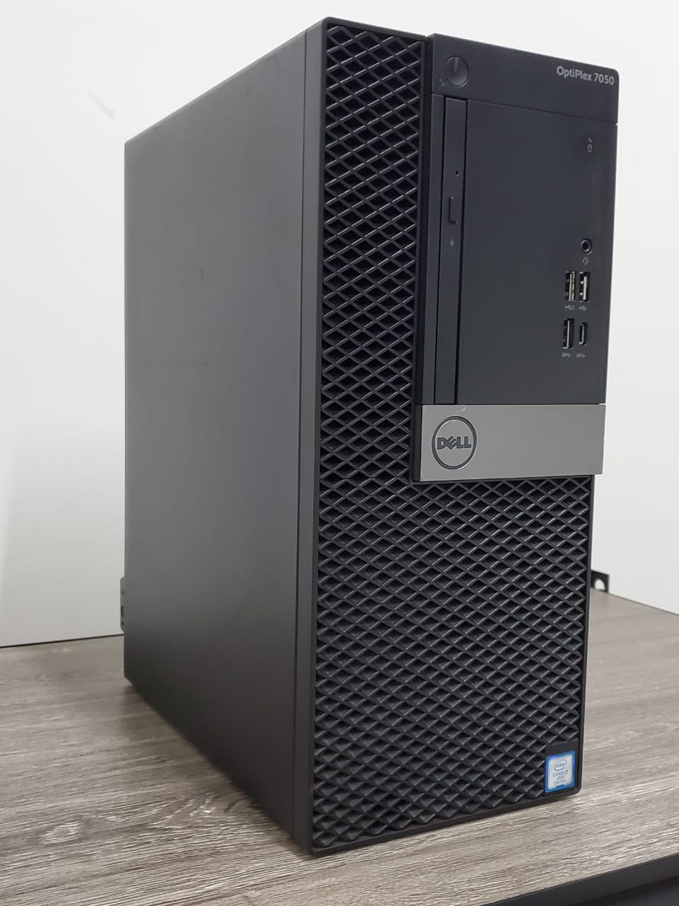 CPU CORE I7 7MA GEN 32GB RAM 480GB SSD TECLADO Y MOUSE