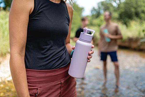 Simple Modern Water Bottle with Straw and Chug Lid Vacuum Insulated Stainless Steel Metal Thermos Bottles | Reusable Leak Proof BPA-Free Flask for Sports Gym | Summit Collection | 