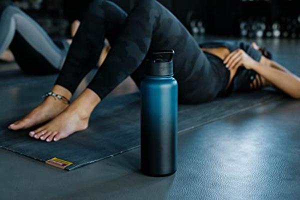 Simple Modern Water Bottle with Straw Lid | Vacuum Insulated Stainless Steel Metal Thermos | Reusable Leak Proof BPA-Free Flask for Sports Gym | Summit Collection | 30oz, Bellini