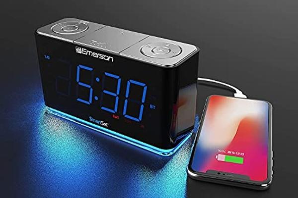 Emerson Radio SMARTSET PLL Radio Alarm Clock with 1.4” Blue LED, Bluetooth Speaker and Night Light + ER-WC100 Emerson Radio 10W Fast Wireless Charger (Black)