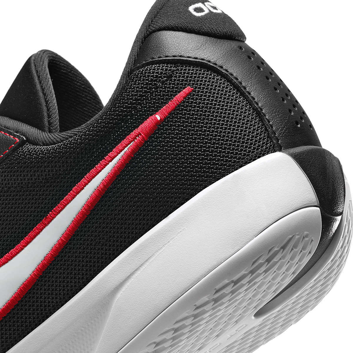 NIKE Air Zoom G.T. Cut Academy TENIS HOMBRE DEPORTIVO CON VALVULA COLOR NEGRO BLANCO