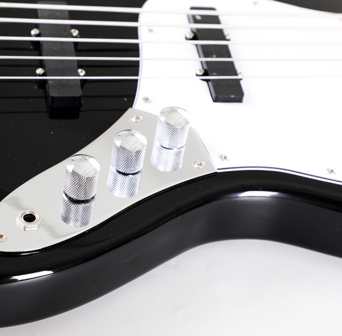 Kit Bajo Eléctrico 5 Cuerdas  Amplificador Y Accesorios