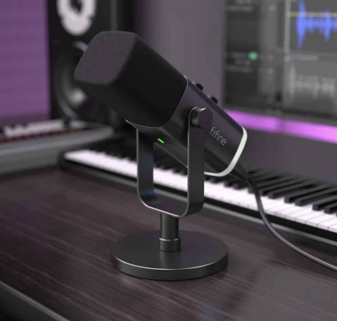 Micrófono dinámico Gamer Fifine Ampligame Am8 Xlr Rgb, color negro