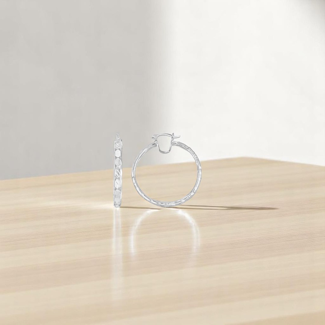 Arracada con Diseño de Rombos Hueco Diamantado en Plata .925 + Obsequio
