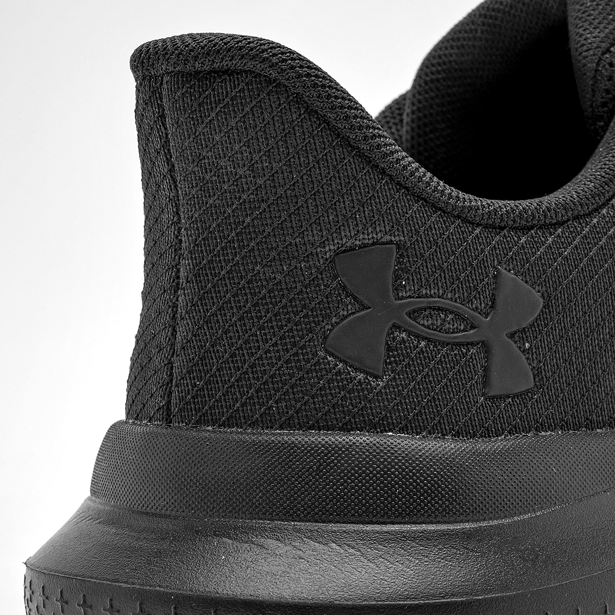 UNDER ARMOUR UA BGS Charged Rogue 5 TENIS MUJER DEPORTIVO COLOR NEGRO