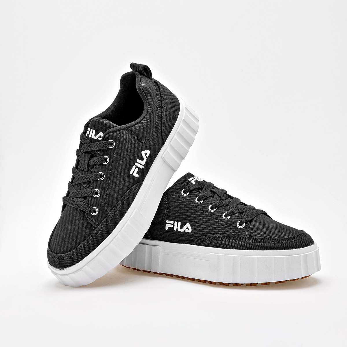 FILA Sandblast Low TENIS MUJER PLATAFORMA 4 CM CASUAL COLOR NEGRO