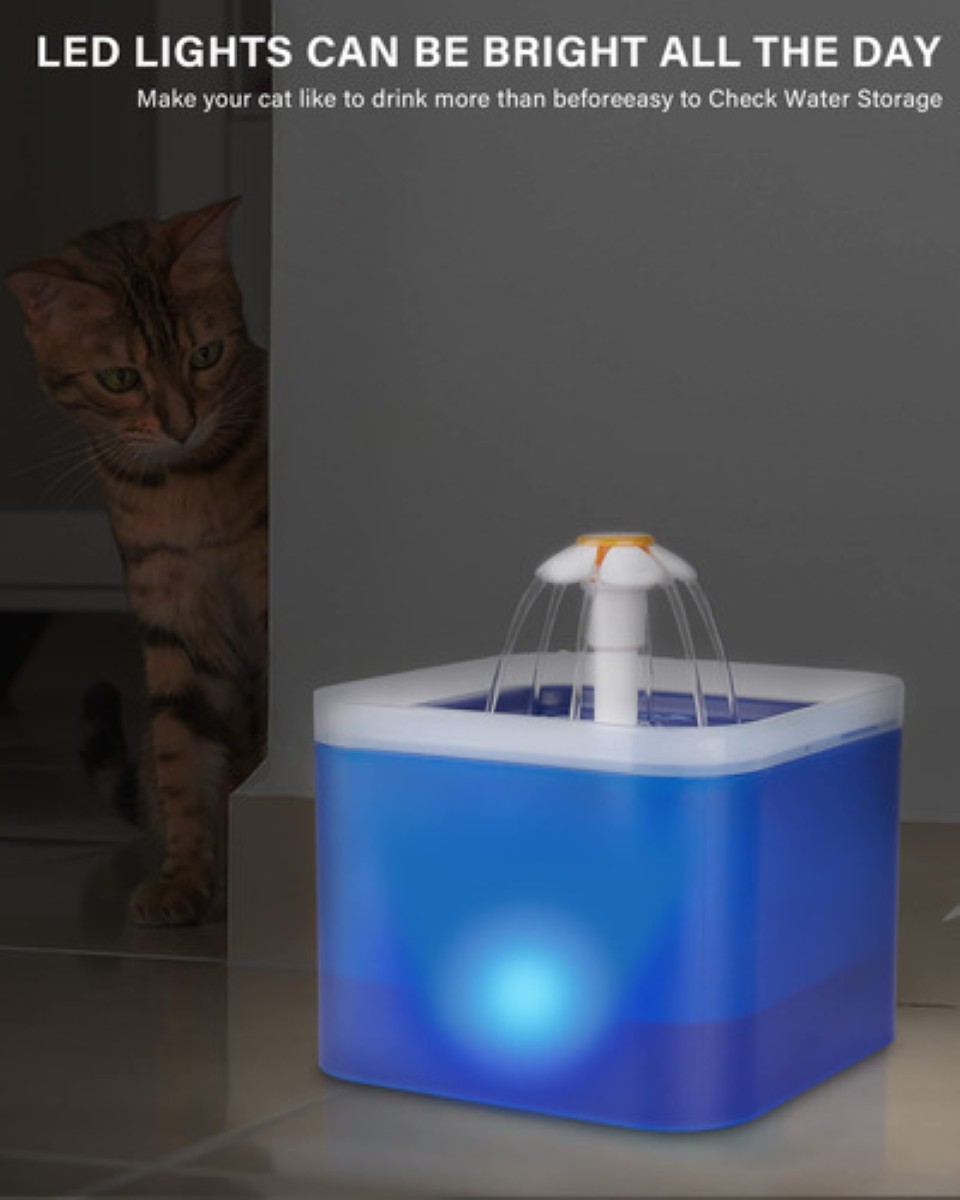 "Fuente Automática Con Filtro Para Perros Y Gatos 67oz/2.0l AZUL