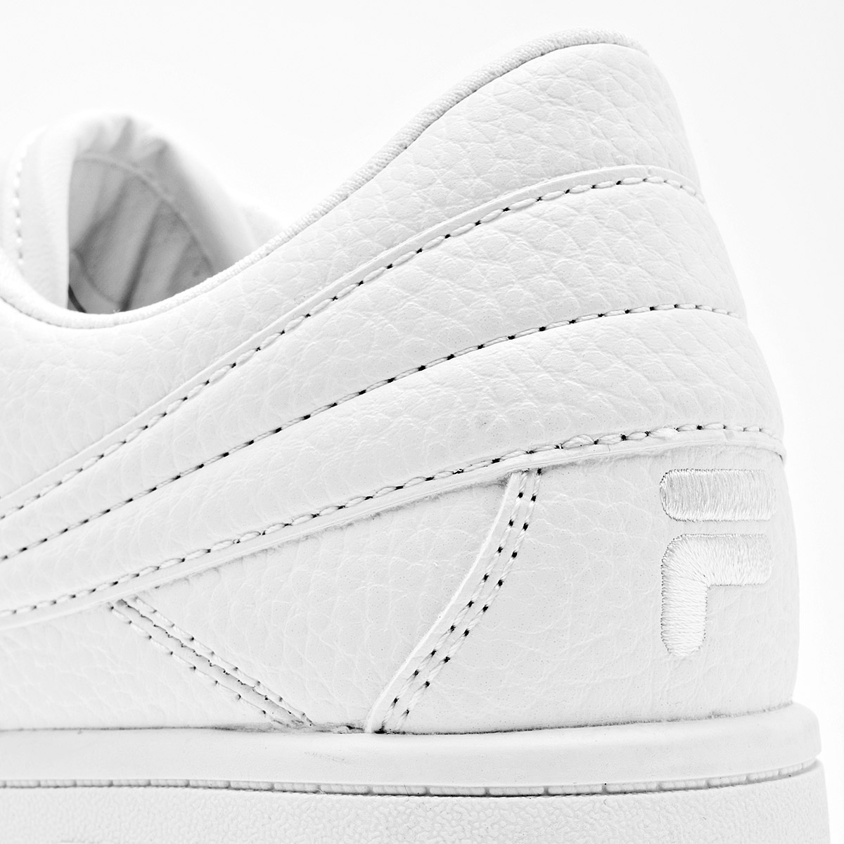 TENIS CASUAL A-Low FILA PARA MUJER COLOR BLANCO 5CM011160