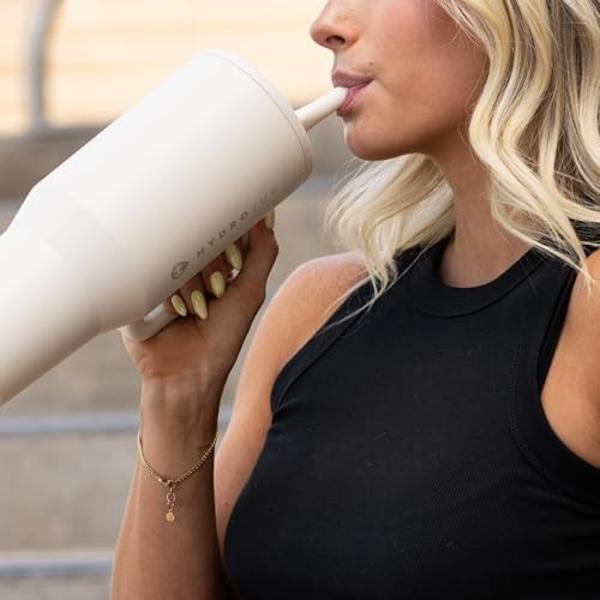 Vaso Stanley Quencher H2.0 con asa y pajita de 900 ml | Tapa Flowstate de 3 posiciones | Compatible con portavasos para viajes | Vaso térmico de acero inoxidable | Sin BPA | Color 