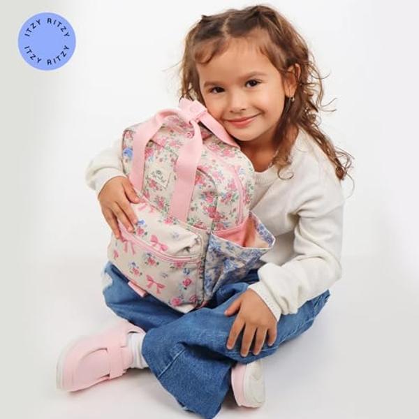 Mochila Itzy Ritzy para niños pequeños - Bolsa de guardería - Cuenta con correas de hombro ajustables, 2 bolsillos laterales y un interior espacioso con forro de tela lavable y eti