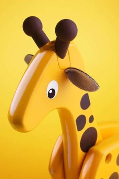 BRIO 30200 - Jirafa de madera para bebés y niños pequeños, juguete para arrastrar con cabeza que se balancea, para niños de 1 año en adelante, amarillo/marrón