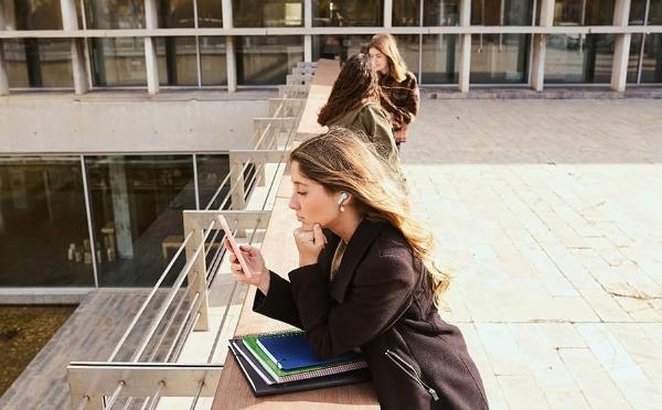 JBL Vibe Beam - Audífonos inalámbricos JBL con graves profundos, Bluetooth 5.2, resistentes al agua y al polvo, llamadas manos libres con VoiceAware, hasta 32 horas de batería (bla